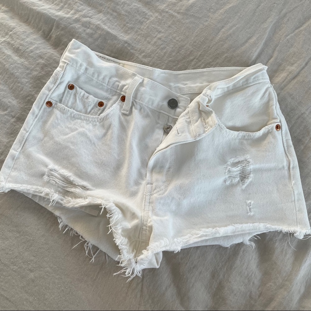 WHITE LEVIS CUTOFFS